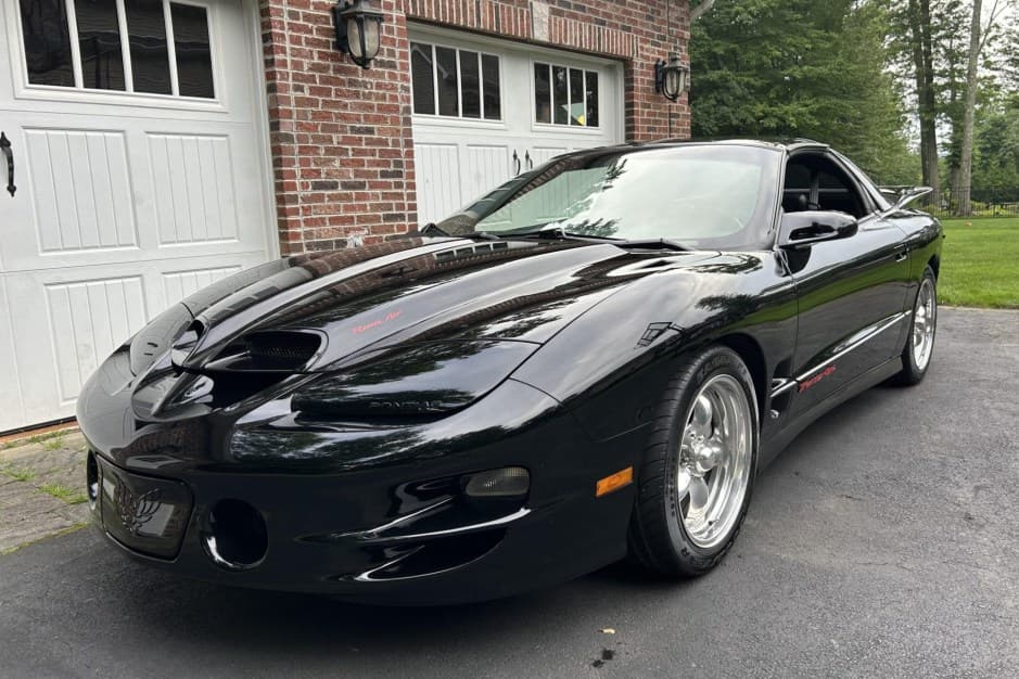 2002 Pontiac Firebird (1993-2002) sold for $38,000