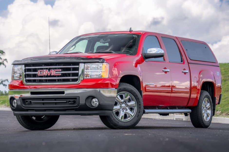 2013 GMC Sierra (GMT900 2007-2013) sold for $30,500