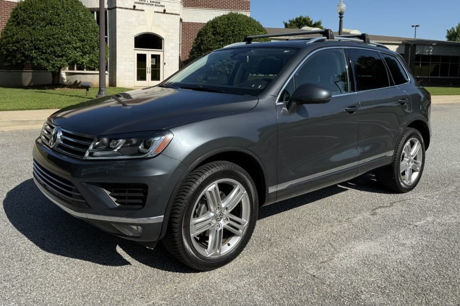 2015 Volkswagen Touareg sold for $20,640