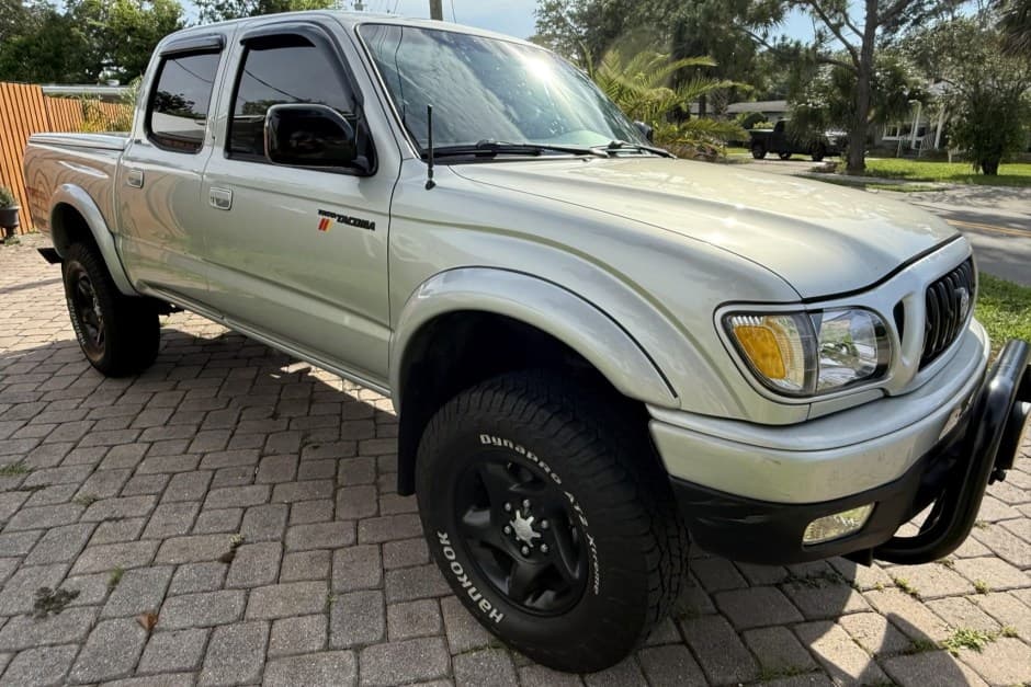 2004 Toyota Tacoma (N1X0 1995-2005) sold for $12,500