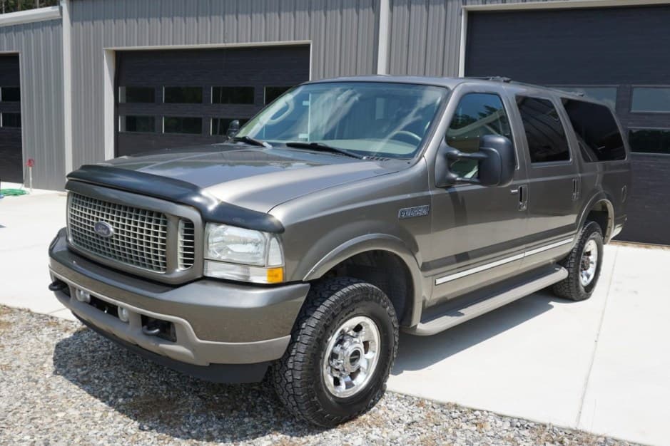 2003 Ford Excursion sold for $15,500
