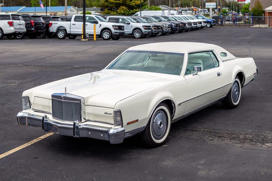 1973 Lincoln Continental Mark IV (1972-1976) sold for $8,100