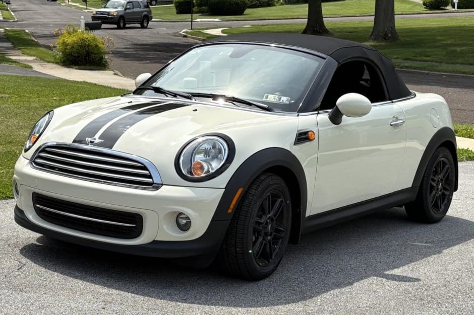 2013 Mini R58 & R59 Coupe & Roadster sold for $12,550