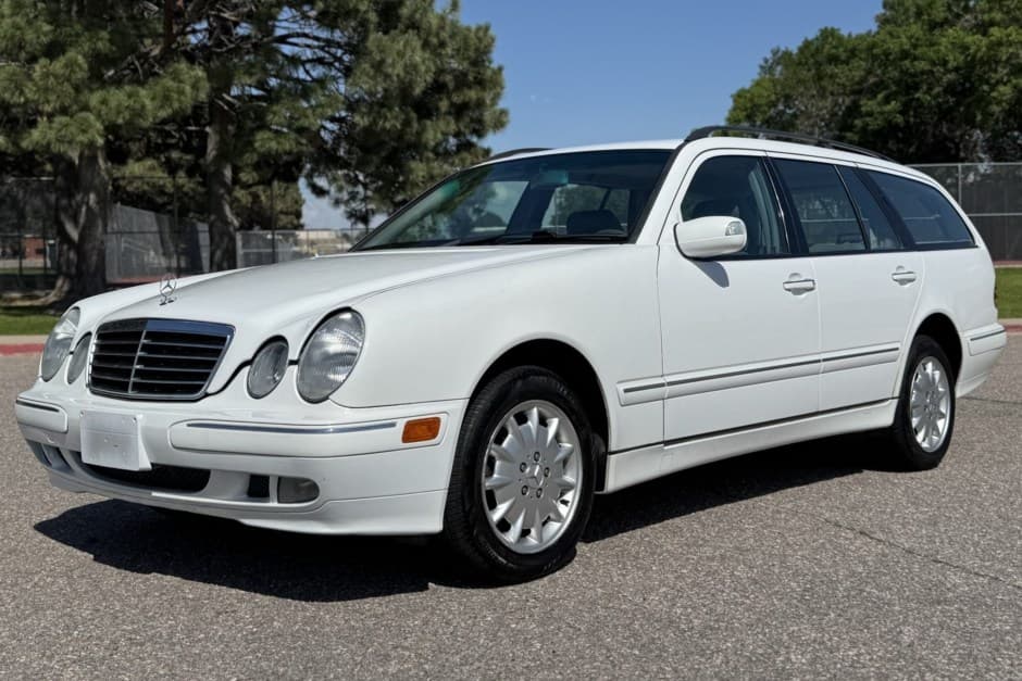 2000 Mercedes-Benz W210 E-Class sold for $6,250