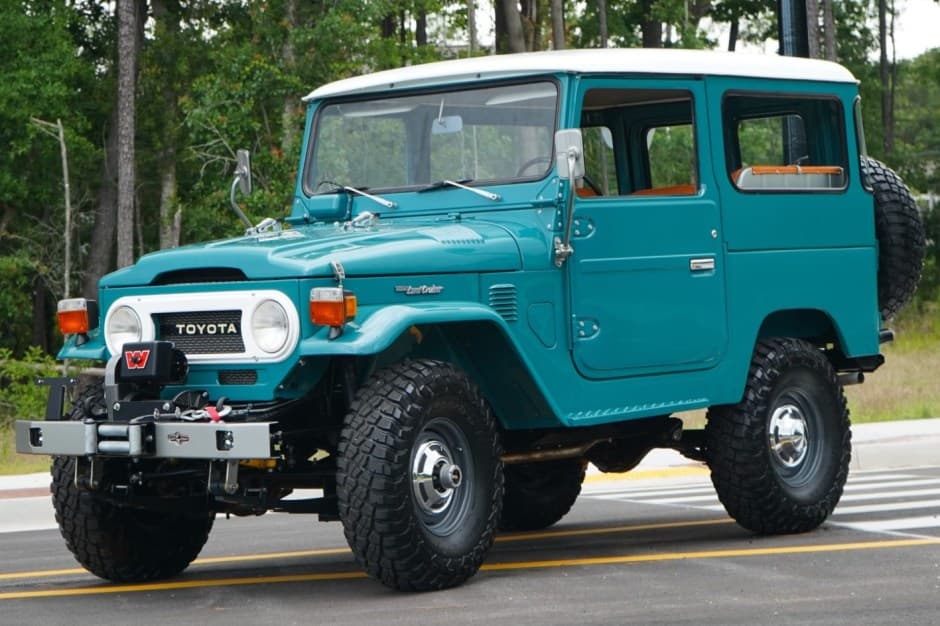 1976 Toyota Land Cruiser FJ40 sold for $49,750
