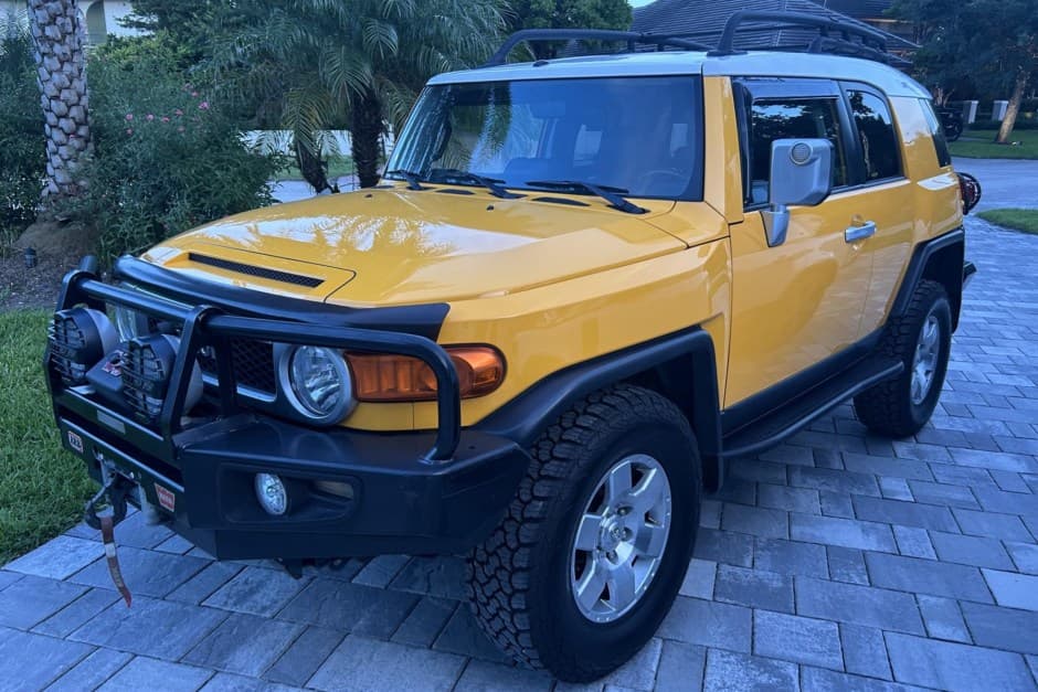 2007 Toyota FJ Cruiser sold for $17,500