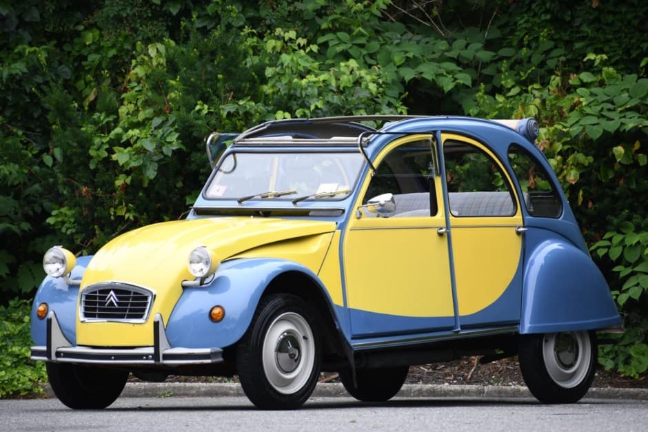 1967 Citroen 2CV sold for $21,500