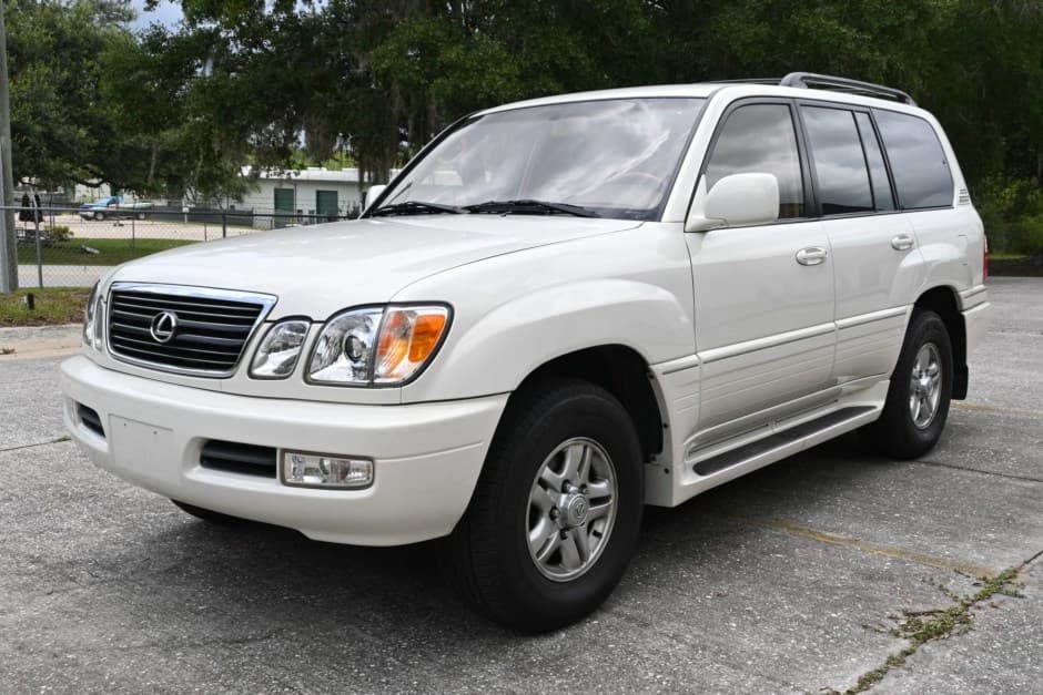2001 Lexus LX470 sold for $24,750