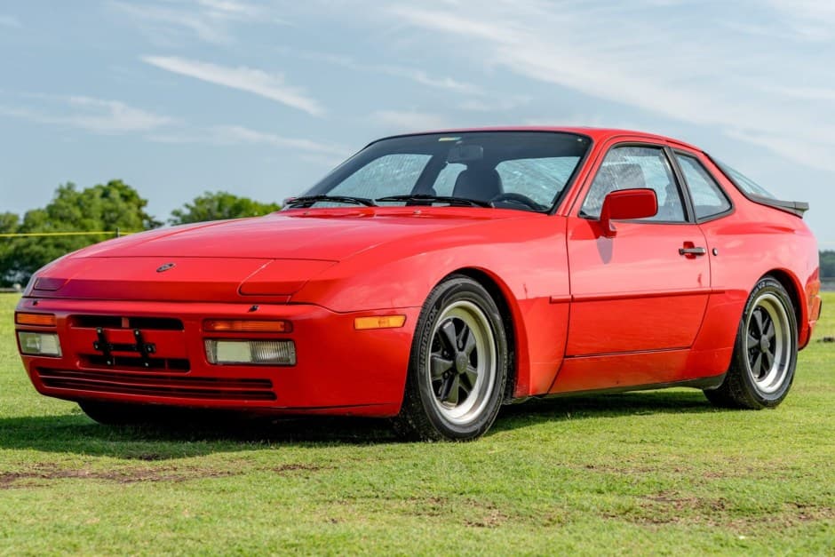 1986 Porsche 944 Turbo sold for $18,750