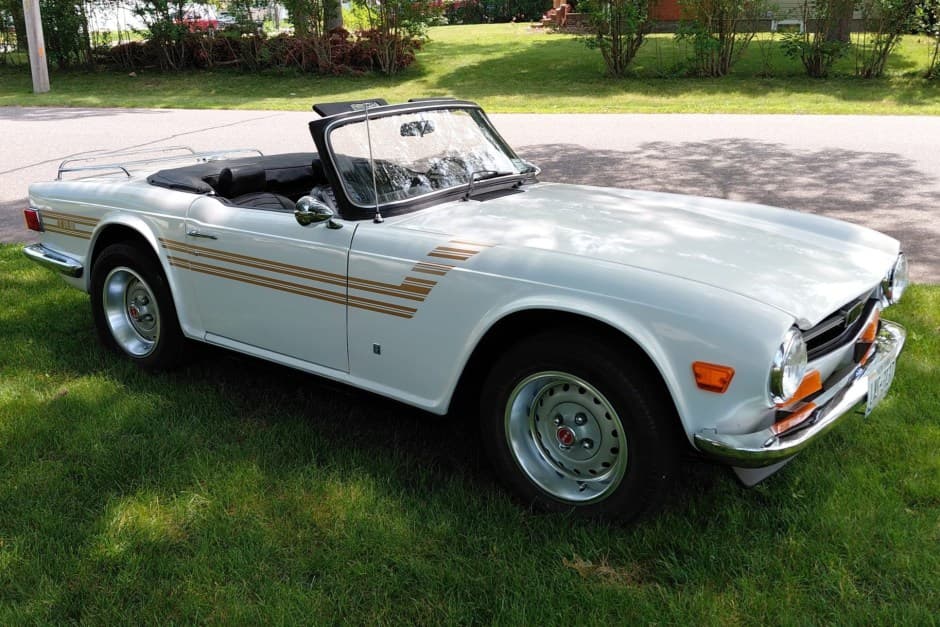 1973 Triumph TR6 sold for $15,250