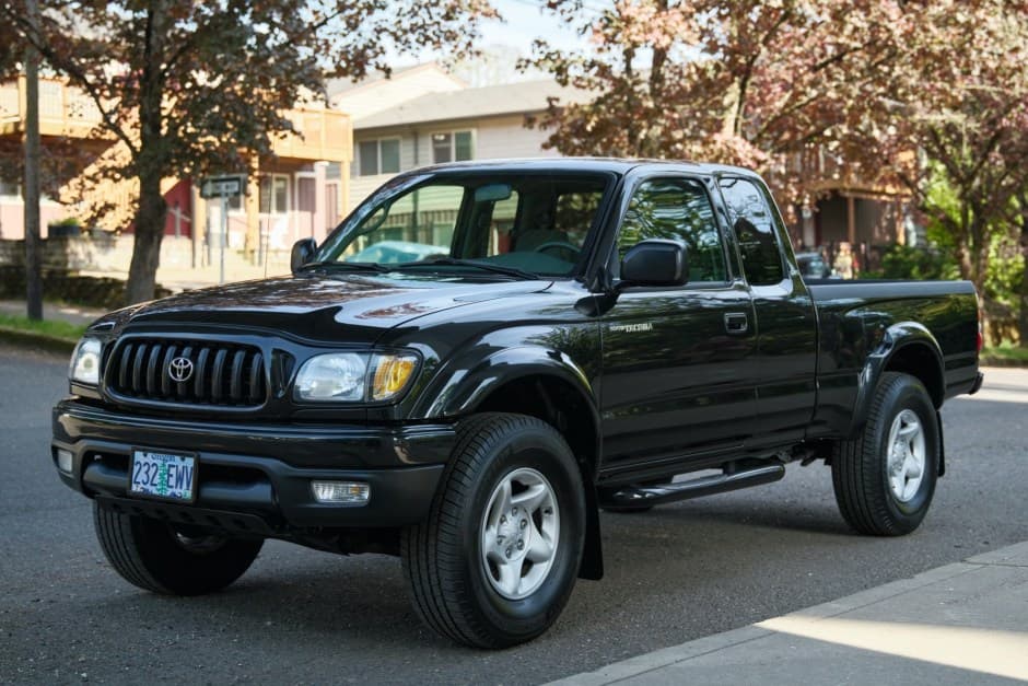 2004 Toyota Tacoma (N1X0 1995-2005) sold for $11,000