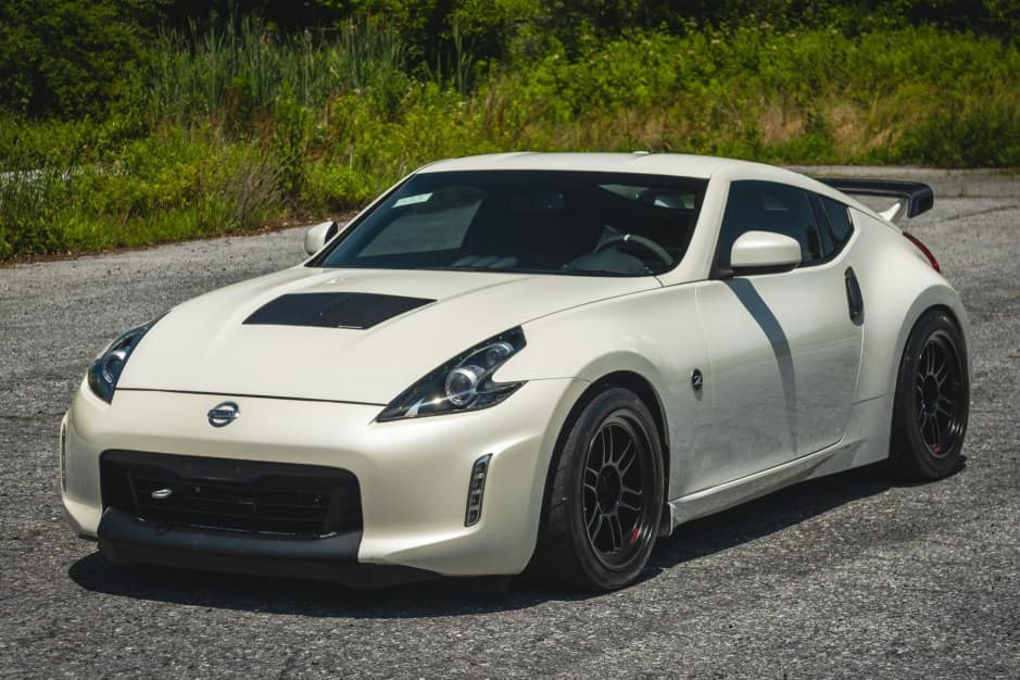 2013 Nissan 370Z sold for $19,275