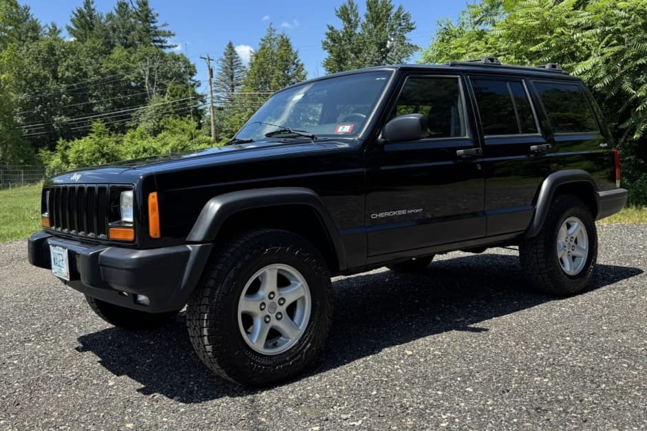 2000 Jeep XJ Cherokee sold for $8,500
