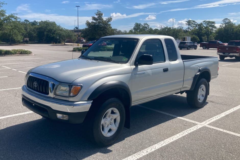 2002 Toyota Tacoma (N1X0 1995-2005) sold for $19,000