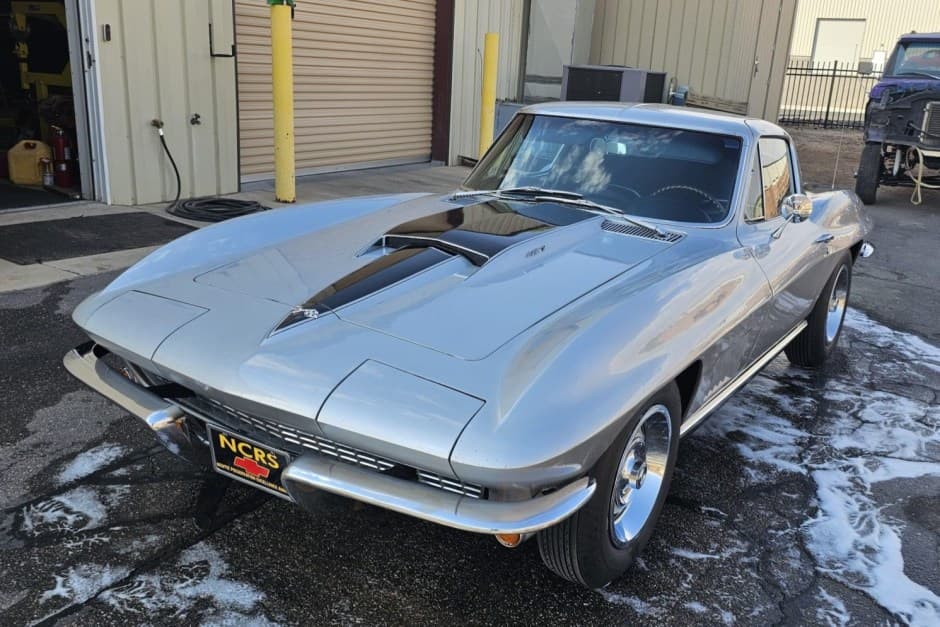 1967 Chevrolet Corvette C2 sold for $125,000
