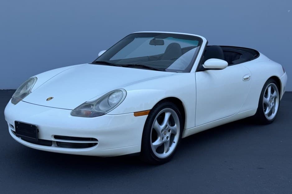 2000 Porsche 996 911 (Non-Turbo/GT2/GT3) sold for $19,000