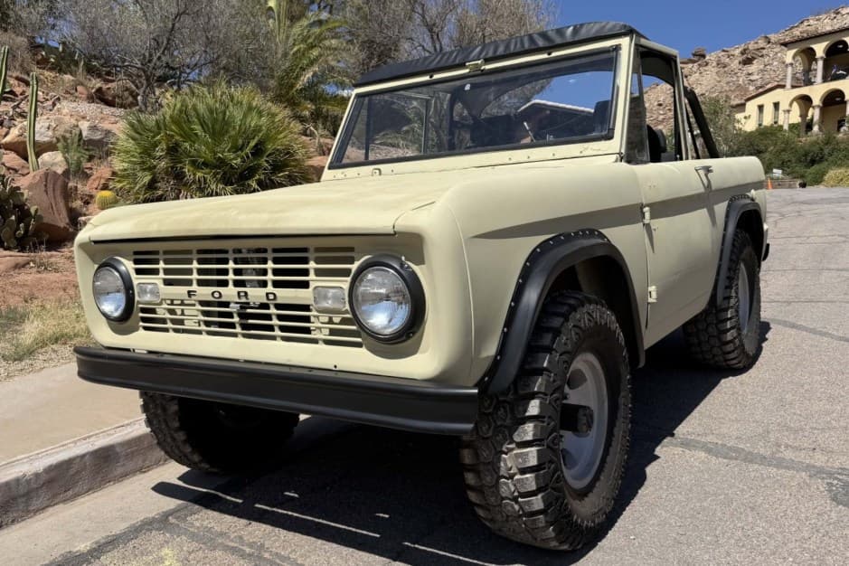 1966 Ford Bronco U13/U14/U15 1966-1977 sold for $27,000