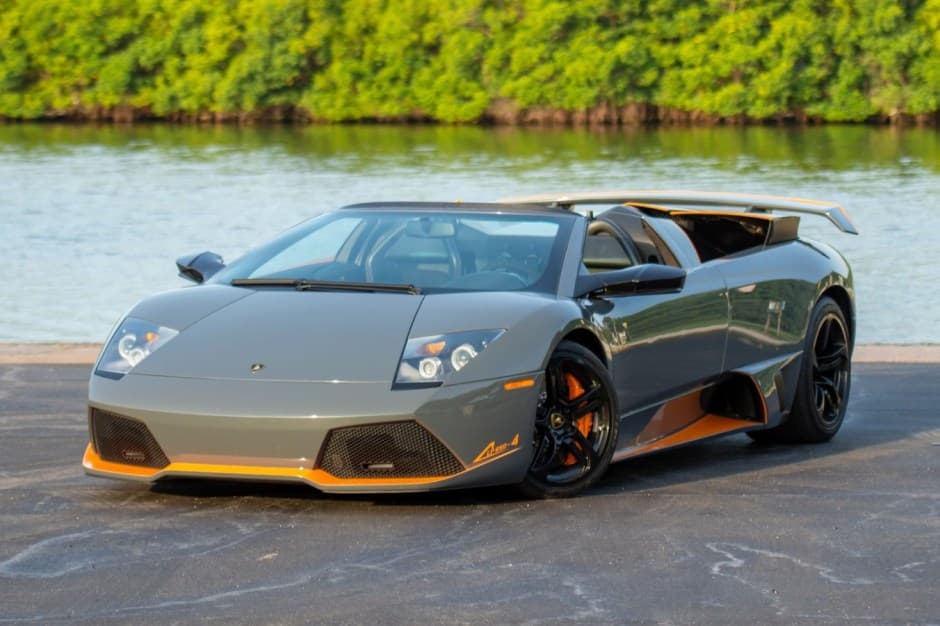 2010 Lamborghini Murciélago sold for $386,666
