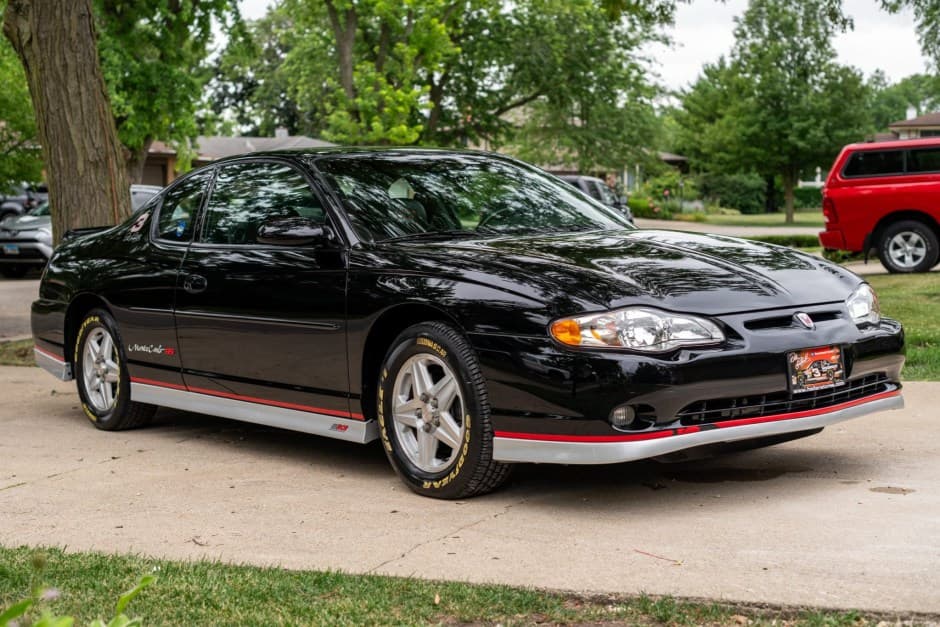 2002 Chevrolet Monte Carlo sold for $9,000