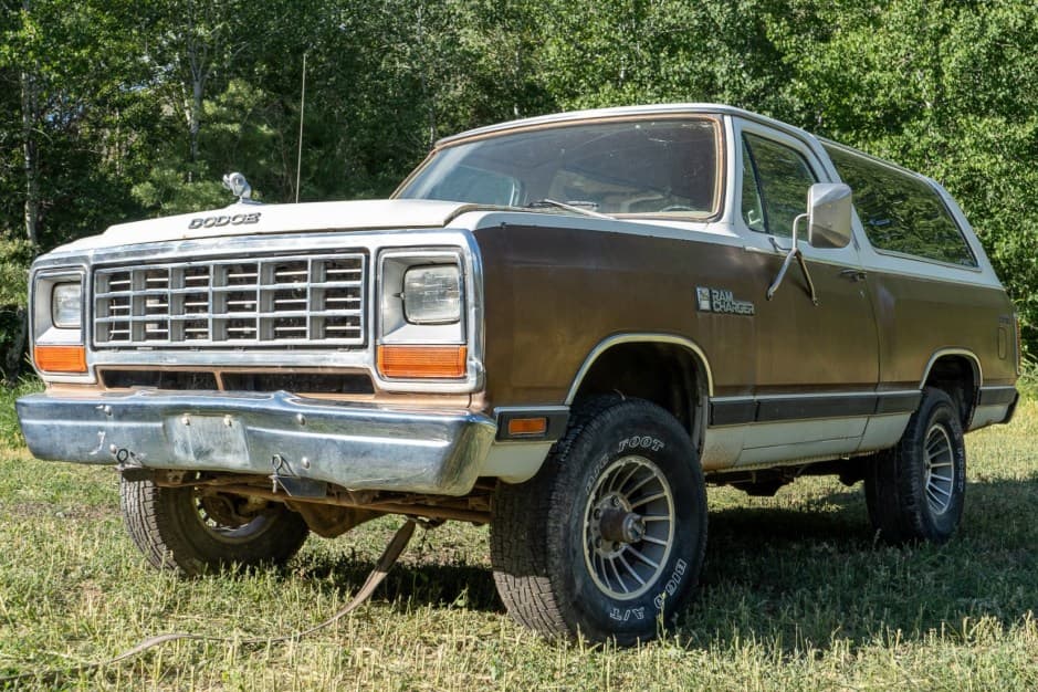 1982 Dodge Ramcharger / Plymouth Trail Duster sold for $2,200