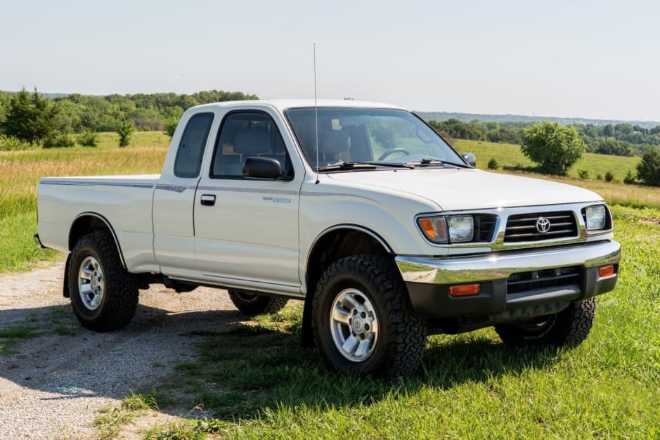 1996 Toyota Tacoma (N1X0 1995-2005) sold for $25,000
