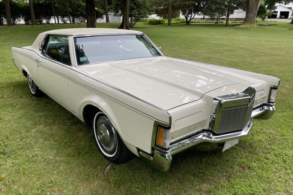 1971 Lincoln Continental Mark III (1969-1971) sold for $28,000
