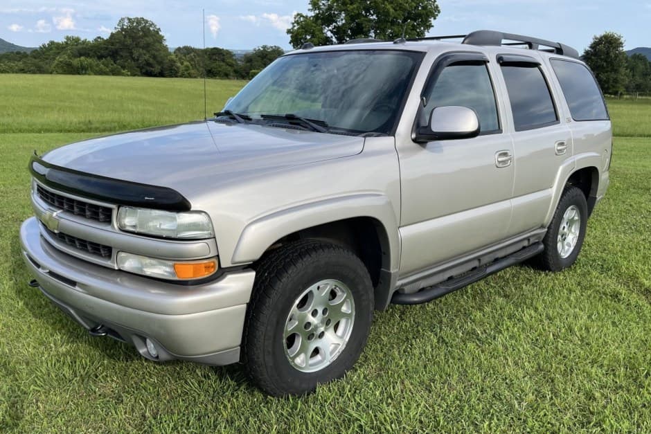 2004 Chevrolet Tahoe GMT800 sold for $12,450