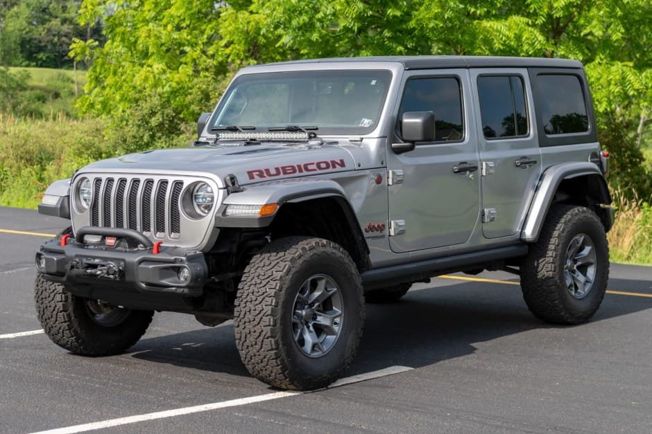 2018 Jeep Wrangler JL (2018+) sold for $33,000
