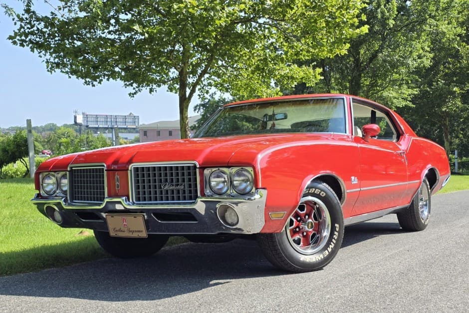 1972 Oldsmobile Cutlass sold for $19,000