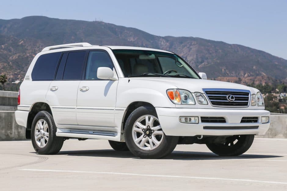 2004 Lexus LX470 sold for $10,850