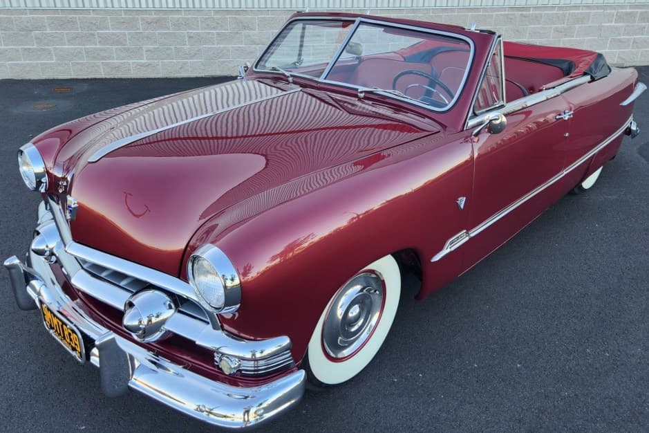 1951 Ford Shoebox sold for $22,222