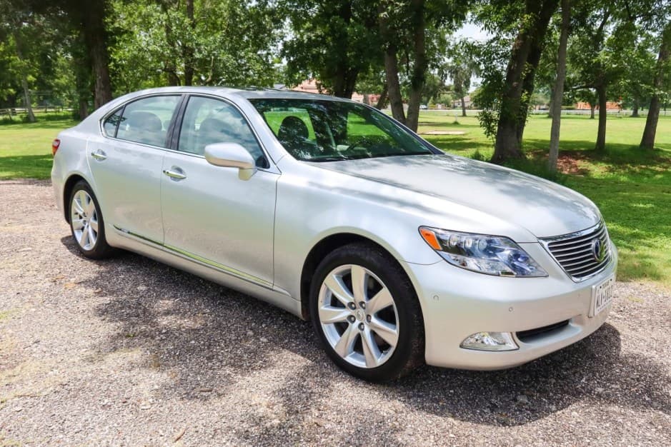 2008 Lexus LS Sedan sold for $28,501