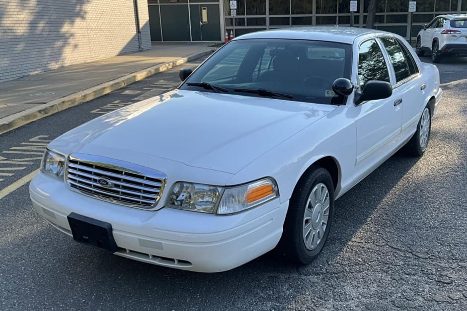 2009 Ford Crown Victoria sold for $6,000