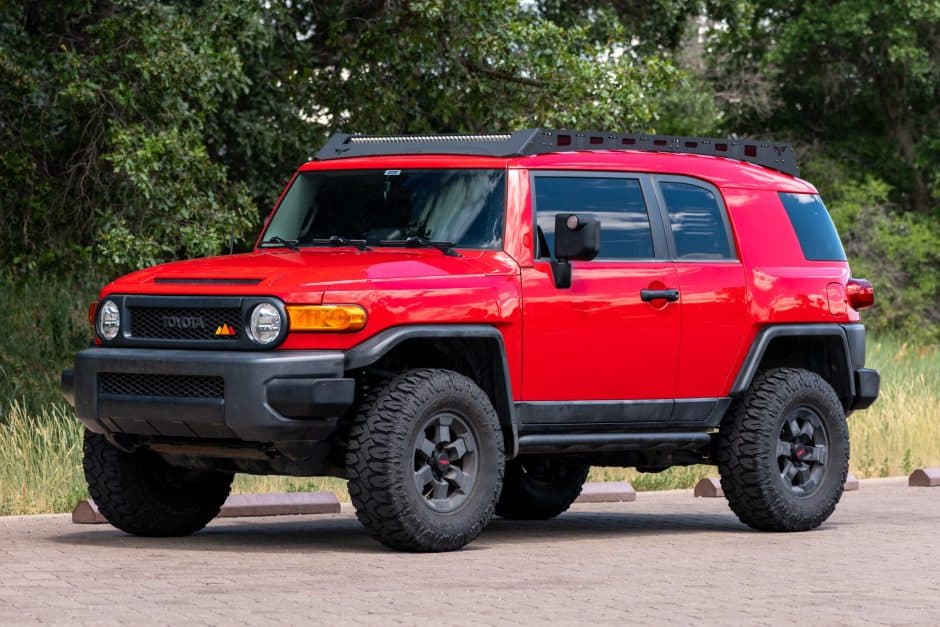 2012 Toyota FJ Cruiser sold for $23,000