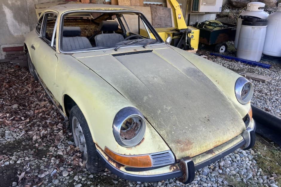 1971 Porsche LWB 911T (1969-1973) sold for $17,000