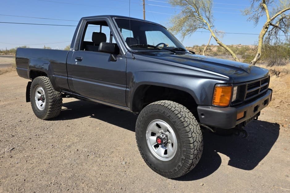 1988 Toyota Pickup (N50/N60/N70 1984-1988) sold for $6,300
