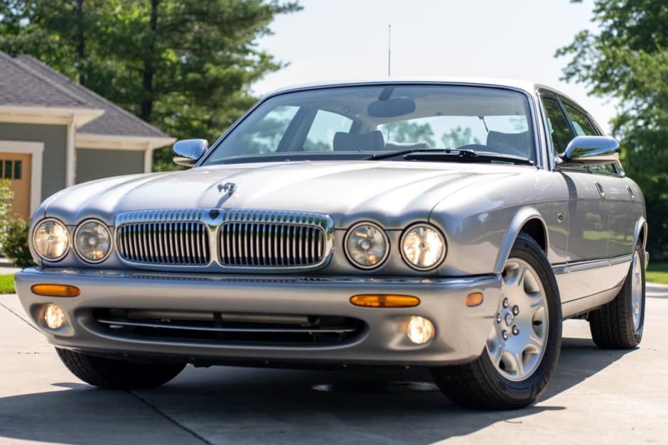 2001 Jaguar X308 XJ (1998-2003) sold for $23,500