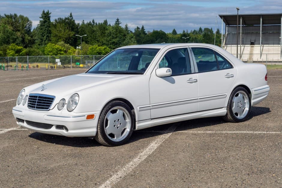 2000 Mercedes-Benz W210 E-Class sold for $27,500