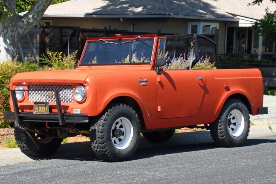 1962 International Harvester Scout 80 sold for $13,750
