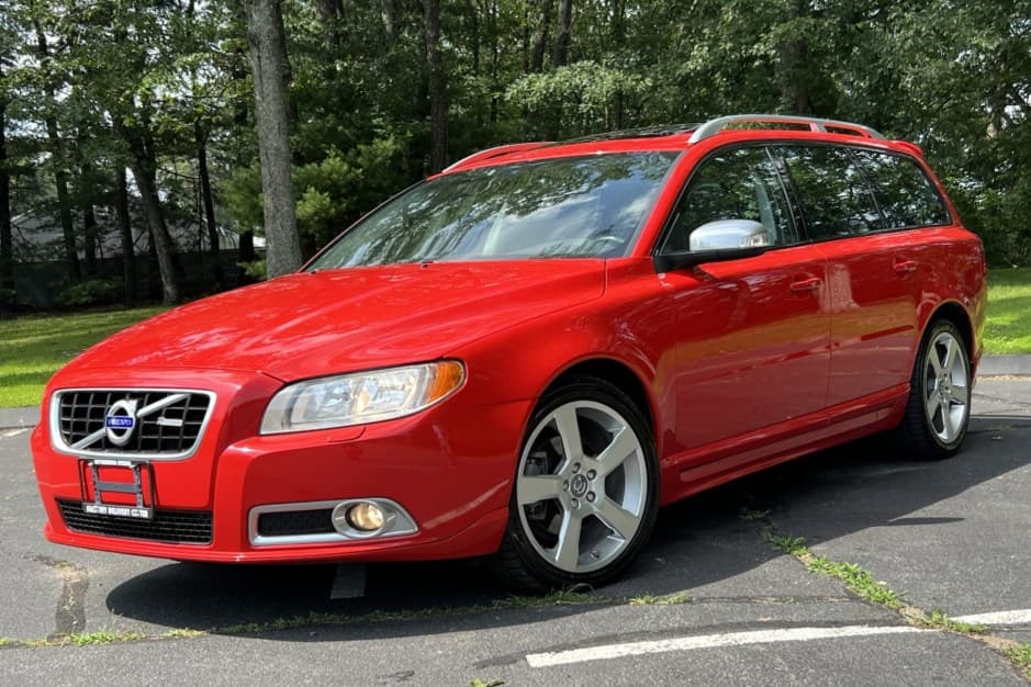 2010 Volvo V70 sold for $12,000