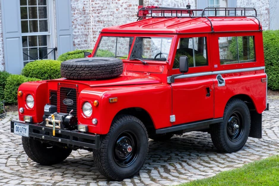 1971 Land Rover Series 88 sold for $23,000
