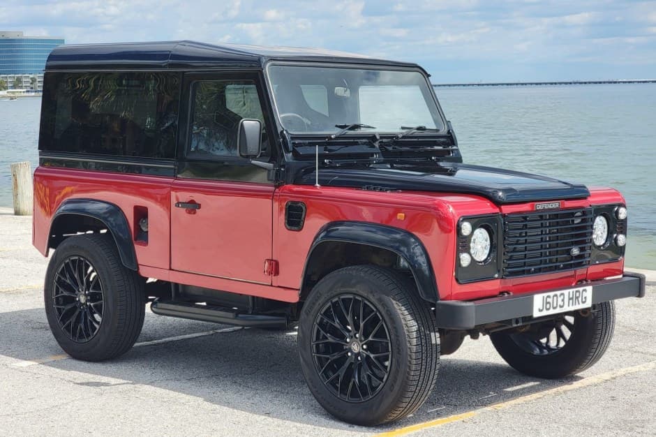 1991 Land Rover 90 / Defender 90 (Euro Spec) sold for $27,500