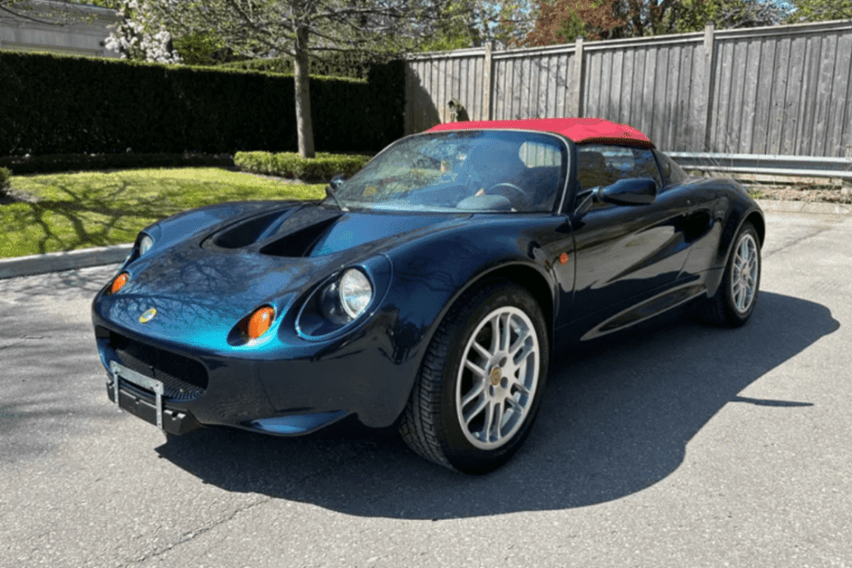2000 Lotus Elise sold for $32,750