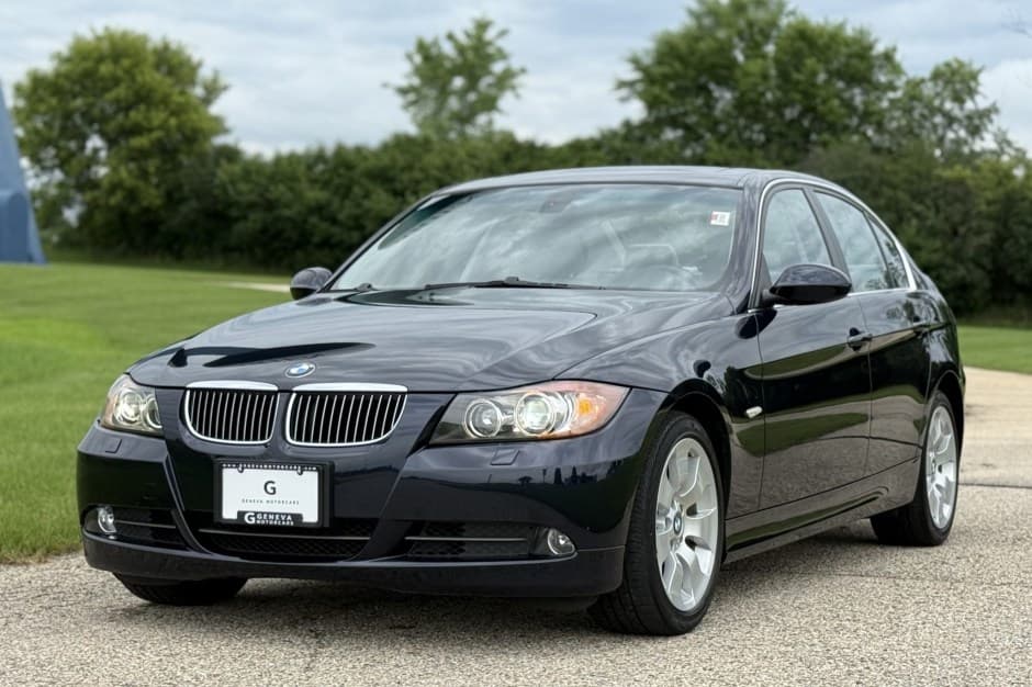 2006 BMW E90 3-Series Sedan sold for $16,000