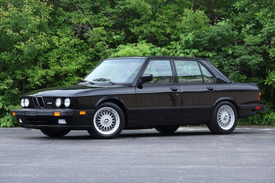 1988 BMW E28 M5 sold for $76,000