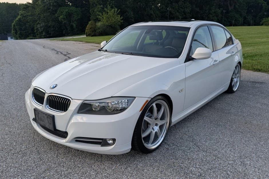 2009 BMW E90 3-Series Sedan sold for $10,670
