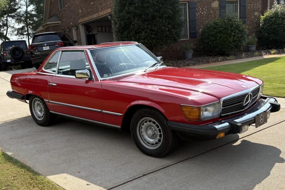 1985 Mercedes-Benz R107 SL sold for $8,000