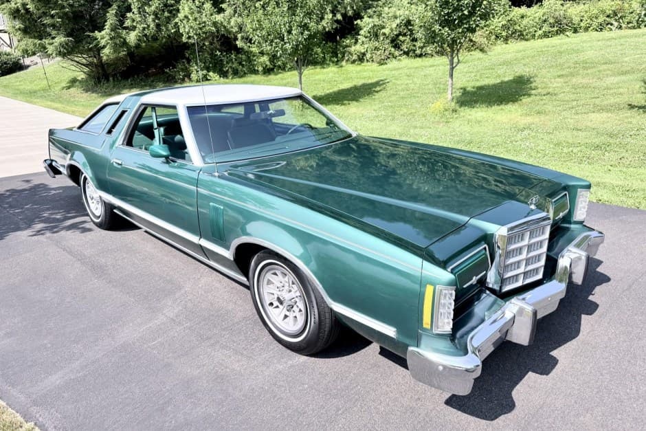1979 Ford Thunderbird (1977-1979) sold for $6,300