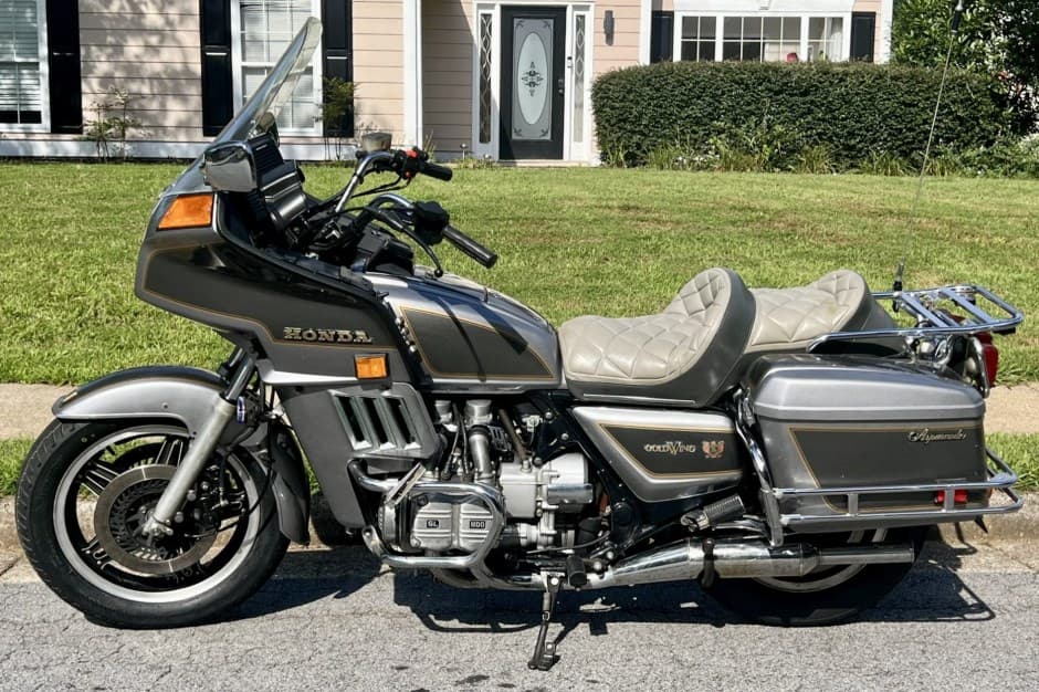 1982 Honda Gold Wing sold for $2,450