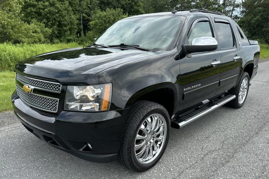 2013 Chevrolet Avalanche sold for $21,000